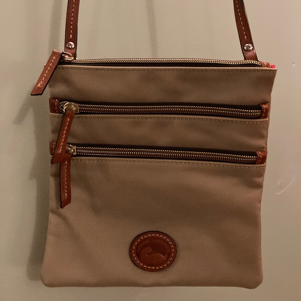 Dooney & Bourke beige purse
